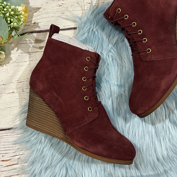 NWOB Diba Stitch Fix Blake Suede Bootie in Burgundy Women's - Picture 2 of 8